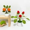 Flores decorativas Plantas de morango de crochê Bonsai Ornamentos de malha artificial de malha de mão Idéias de presentes de namorado para decoração de mesa para casa