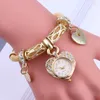 Montres-bracelets Peach Heart Bracelet Watch Mesh Belt Pendant Love Retro Montres en acier Ladies Clock