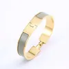 Bracciale a forma di cuore Bracciale a polsino vuoto Bracciale in oro placcato Sier Acciaio inossidabile Classico Braccialetti per unghie d'amore da donna Gioielli di moda greci Regalo per il giorno delle nozze