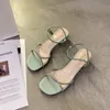 Sandały Europejskie krzyżowe wąskie opaski pu gladiator kobiety klamra sandalias femme bajki solidne grube buty buty na wysokim obcasie 2023