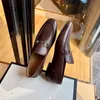 21 Model Lüks Marka Patent Patent Deri Erkekler Loafers Düğün Partisi Tasarımcı Elbise Ayakkabı Siyah Mavi Keşiş Strap Sıradan Moda Erkekler Slip-On Ayakkabılar