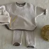 Kläder sätter koreanska hösten Baby 2023 Toddler Casual Set Loose Kids Waffle Sweater Pants Two-Piece Boys Clothes Suit