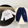 Designer per bambini nuovo autunno e inverno classico per bambini manica lunga + pantaloni tuta stile casual serie di abbigliamento per bambini taglia 90 cm-150 cm D029