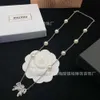 Desginer Miui Miao Family Mimiu Necklace Letter Crystal Full Diamond Pearl Bow Set Earstuds女性のエレガントな気質ブレスレット