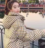 Manteaux d'extérieur pour femmes Veste en duvet de coton à damier courte pour femme 2023 nouvelle version coréenne d'hiver veste en coton ample et amincissante veste en coton à capuche