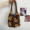 Portefeuilles automne et hiver peluche dessin animé ours sac à main réversible impression grande capacité bouton décoratif intérieur Plaid sac à bandoulière