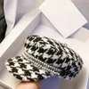 Ballkappen 2022 Frühling Herbst Vintage Damen Achteckige Kappe Lässig Plaid Rhainstone Visiere Zeitungskappe Dame Mode Militärhut Feeme J231130