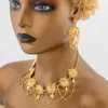 Bröllopsmycken sätter afrikansk 18k guldfärguppsättning för kvinnor blommesdesign halsband och örhängen 2st bröllop fest Dubai gåva 231130