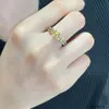 Blue Box Classic Designer TF Ring Top Internet Celebrity New High End Precision och mångsidig noggrann maskin DoubleLayer Zircon Four Claw Yellow Diamond