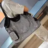 Torby na ramię Bling Rhinestone Busket Kobiety torba z diamentami swobodna duża torebka i torebka kryształowy łańcuch crossbody 230426