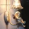 Lampada da parete in stile europeo leggero in resina creativa violino angelo camera da letto decorativa