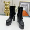 Bota de tornozelo botas de plataforma redonda Toe 14.5cm botas de salto alto fivela cor sólida couro genuíno fechamento com zíper bota robusta designer de luxo mulheres calçados de fábrica