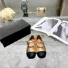 Nowa designerska dziewczyna płaskie buty haftowane logo skórzane trampki dla niemowląt Rozmiar 26-35, w tym but pudełko dziecięce księżniczki buty nov25