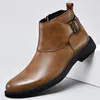 Stövlar mäns mocka skor mode spetsiga vinter plysch kort engelsk stil affärsfri leverans