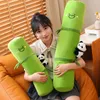 Oreillers en peluche Coussins Kawaii Panda Long Vert Bambou Oreiller En Peluche En Peluche Dormir Support De Jambe Traversin Petit Panda De Chine Plushie Décor Peluche Cadeau 231129