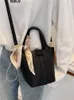 Kvällspåsar klassisk halsduk hink väska kvinnor lyx handväska grön modedesigner pu läder axel crossbody shopper kvinnlig tote