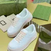 Platformsneakers Vrijetijdsschoenen voor dames Geborduurde klassieke sneakers Geborduurde dames Hardloopschoenen voor heren in 9 kleuren