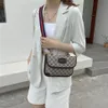 75% zniżki na torbę damską Nowy modny pasek na ramię Mała kwadratowa koperta z pojedynczym ramieniem Messenger2461