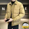 Proprietário loja masculina para baixo parkas estilo 2023 roupas de inverno nova gola flip na moda marca curto grosso para baixo jaqueta para homem v50q