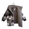 Giacche autunno inverno giacche in pile per ragazzo trench abbigliamento per bambini 2-10 anni con cappuccio caldo plaid capispalla giacca a vento cappotti per bambini 231129