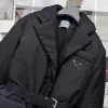 Nouvelles femmes doudoune vestes d'hiver manteaux réel col de cheveux de raton laveur chaud mode Parkas avec ceinture dame coton manteau vêtements d'extérieur grande poche