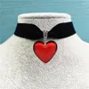 Choker 2023 Gothic Zwart Fluwelen Kettingen Voor Vrouwen Rood Hart Kristallen Hanger Creative Party Cool Girl Gepersonaliseerde Sieraden Accessoires