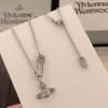 Designer mode Viviene Westwood hanger klassieke volledige diamanten Saturnus pinnen titanium stalen ketting met vrouwelijk minderheidsontwerp Veelzijdige sleutelbeenketting