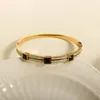 Bangle Jinhui Design Luxo Quadrado Cristal Incrustado Pulseira Charme Aço Inoxidável À Prova D 'Água Para Mulheres Presente Moda Jóias