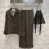 Pyjama de lettre imprimé complet Sleep Lounge Designer F pour femmes, pantalon à manches longues de printemps et d'automne, ensemble mince, haut de gamme confortable, vêtements de maison décontractés café vintage