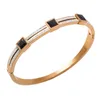 Bangle Jinhui Design Luxo Quadrado Cristal Incrustado Pulseira Charme Aço Inoxidável À Prova D 'Água Para Mulheres Presente Moda Jóias