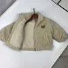 Brand Baby Kurtka Winter Kids Designer Ubranie Dziewczyna chłopiec Rozmiar odzieży wierzchniej 90-150 Dodawanie aksamitnego i zagęszczającego płaszcza malucha Nov25