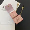 Étuis pour écouteurs en cuir design pour Airpods Pro Housse de protection Crochet Lettre Porte-clés Airpods1/2 Pro Étui pour écouteurs Protecteur Lettre V Étuis pour écouteurs 6colos