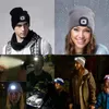 Cappellini da ciclismo Maschere Cappello invernale illuminato Adatto per uomini e donne 4 luci a LED Perfette attività all'aperto Berretto caldo ed elegante 231129