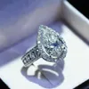 Huitan Novel Engagement Rings for Women Pear Shaped Crystal Cubic Zirconia AAA Dazzling Fashion Accessories Elegant Female Rings X231t