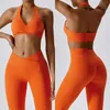 Ensembles actifs femmes Fitness Yoga ensemble vêtements d'entraînement sans couture deux pièces soutien-gorge de sport accrocher cou Sexy dos Gym course haut court Leggings