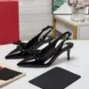 Beste die Marke Slingbacks Frauen High Heel Lack Leder Nieten Dekoration Designer Kleid Casual Knöchelschnalle Schnalle Bug Spoced Party Schuhe Lear Originalqualität