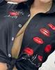 Kvinnors blusar Casual Women's Top 2023 Summer Fashion Sexig V-ringad solid läpptryck Knapp långärmad skjorta street kläder