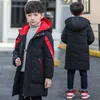 Куртки большого размера, очень теплая зимняя куртка для мальчиков, подростковая средняя длина, бархатное утепленное хлопковое пальто с капюшоном для детей 231129