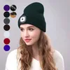 Cappellini da ciclismo Maschere Cappello invernale illuminato Adatto per uomini e donne 4 luci a LED Perfette attività all'aperto Berretto caldo ed elegante 231129