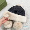 Moda bola de pele earmuffs chapéu feminino outono e inverno espessamento térmico e à prova de vento gorro de pelúcia viagem ao ar livre ciclismo frio