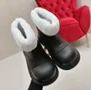 Designer Botas de neve feminino Botas de chuva de borracha Solas grossas engrossam lã feminina nova botas de chelsea
