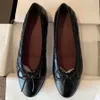 Ballerinas Schuhe Paris Luxus-Designerschuhe Damen 2C Markenschuhe Gestepptes Leder Ballettschuhe Runde Zehenformelle Damen-Schuhe weiß