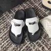 Moda Empire Sandal Terlik Ayakkabı Bej Sable Blanc Lüks Kadın Deri Süet Kauçuk Flip Floplar Metal Düğme Platformu Sandalet Günlük Slayt Ayakkabı