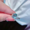 Anéis de casamento requintado banhado a prata mulheres anel de cristal jóias princesa corte mar azul gemas zircon banda noivado nupcial