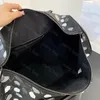 Mochila de grande capacidade Bolsas de viagem de bolinhas com estampa de letras em relevo Sacoche Alça de couro externa com laterais macias Bolsa de bagagem Mochila Bb