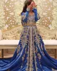 Luxe Marokkaanse Kaftan Avondjurken Goudkristallen kralen Lace Applique Lange mouwen Een lijn Arabische Dubai Prom feestjurken Elegante moslimvrouwen formele kleding