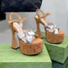 Hentian Sandallar Kadın Terlik Tasarımcı Metal Tırnak Matkap Süsleme Platformu Snakeskin Serin Ayakkabı 15.5cm Yüksek Topuklu Bayanlar Sandal 35-42 Kutu