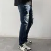 Mäns jeans design high street mode män med hål läder lappade mörkblå smal passform rippad för hiphop denim byxor