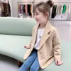 Костюмы 3-12 лет девочки подходят для сплошной ка простой пуговица Blazer Spring Kids Jupet для девочек в корейском стиле детская одежда 7 8 9 10 11 230131