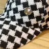 Bollkåpor Koreansk version av ins svartvitt checkerboard diamant m baseball mössor utomhus solskydd höst och vinter casual hatt g230201